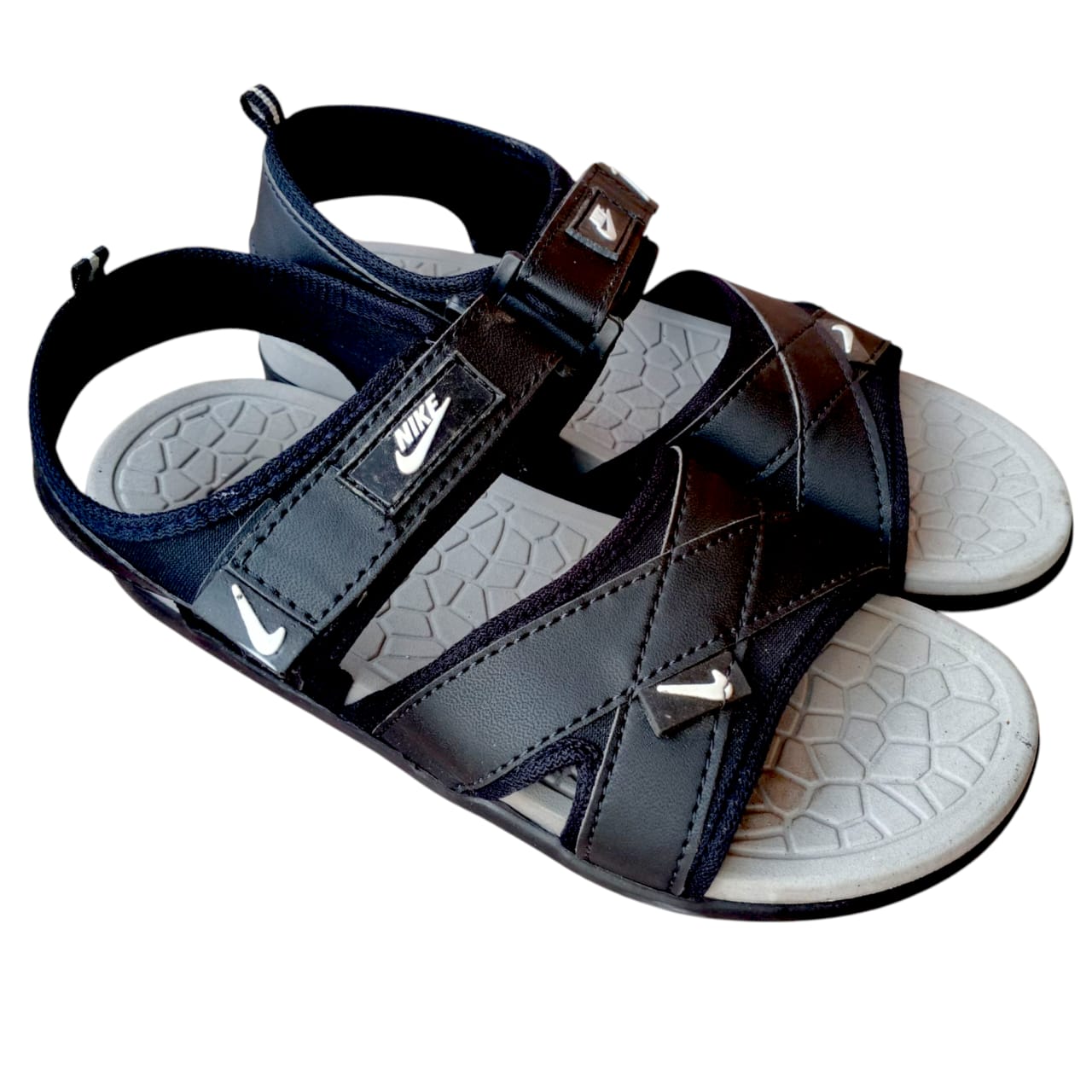 Nike Men’s Black Comfortable Sandals.