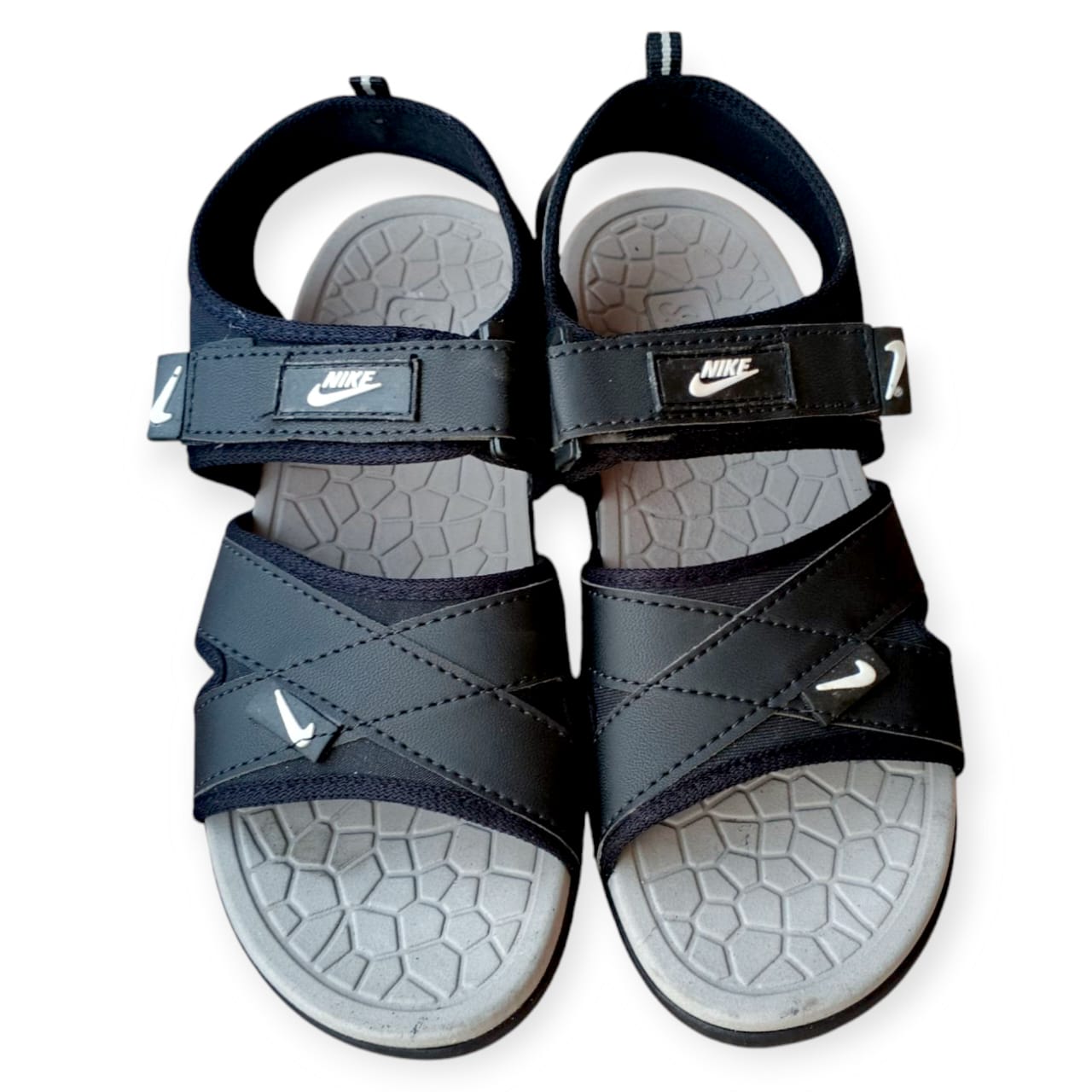 Nike Men’s Black Comfortable Sandals.
