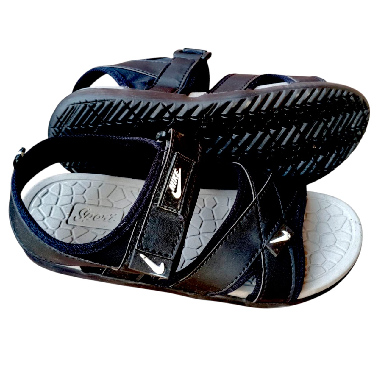 Nike Men’s Black Comfortable Sandals.